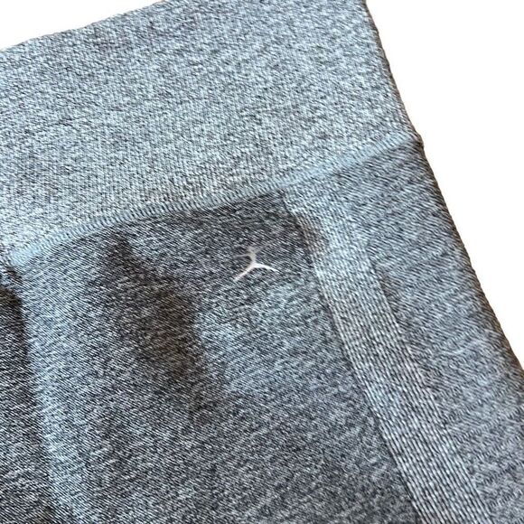 Danskin heather grey capri leggings - Picture 3 of 4